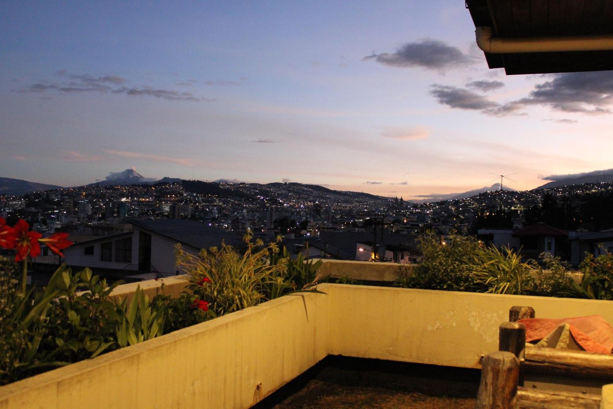 Casa De Tulia Quito Exterior foto